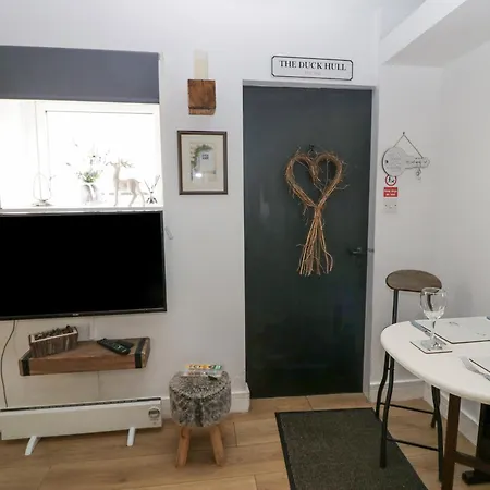 High Wreah Bolt Hole