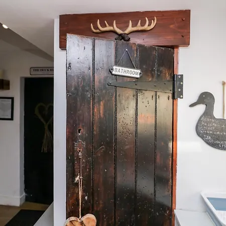 High Wreah Bolt Hole *