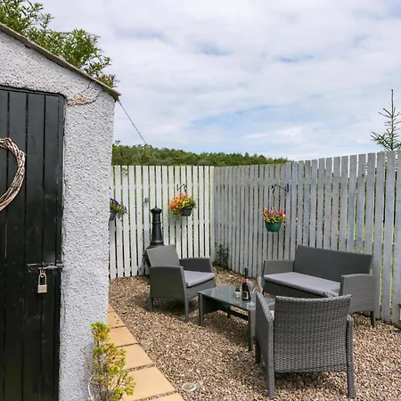 High Wreah Bolt Hole *